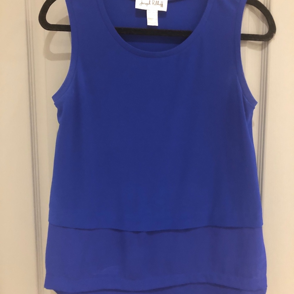 Sleeveless blouse